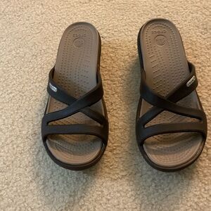Crocs Patricia II wedge size 5